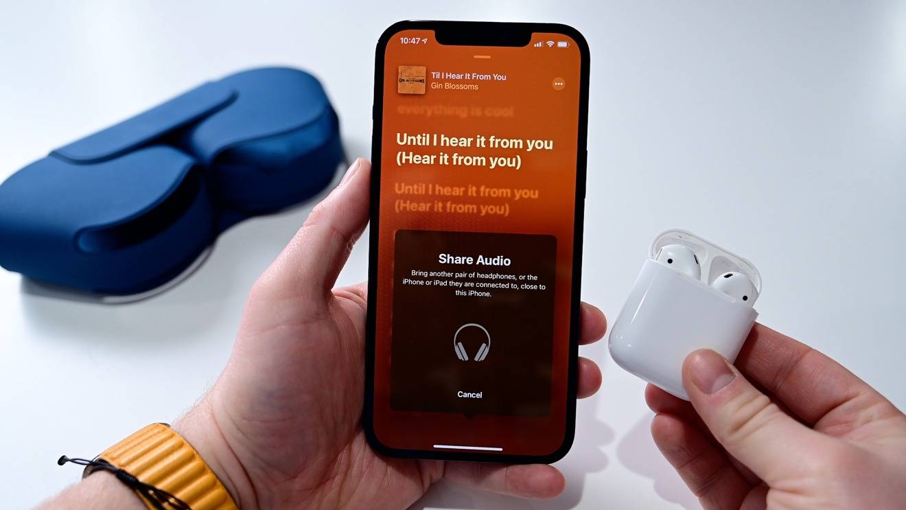 39376-75396-share-audio-with-airpods-max-xl